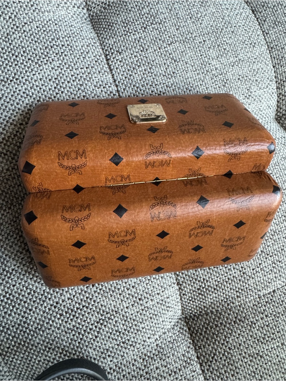 MCM Cognac hard shell sunglass case with Gold colored Plaque - Picture 2 of 7